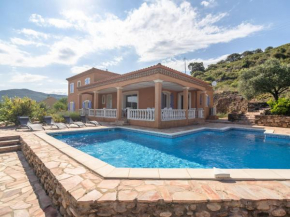 Cozy Villa in Roquebrun with Swimming Pool